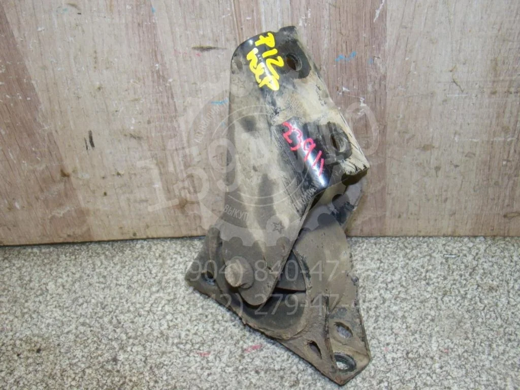 Опора двигателя передняя Nissan Primera P12