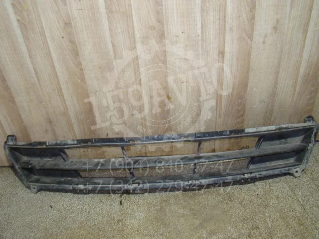 Решетка в бампер центральная Hyundai Solaris 1 RB