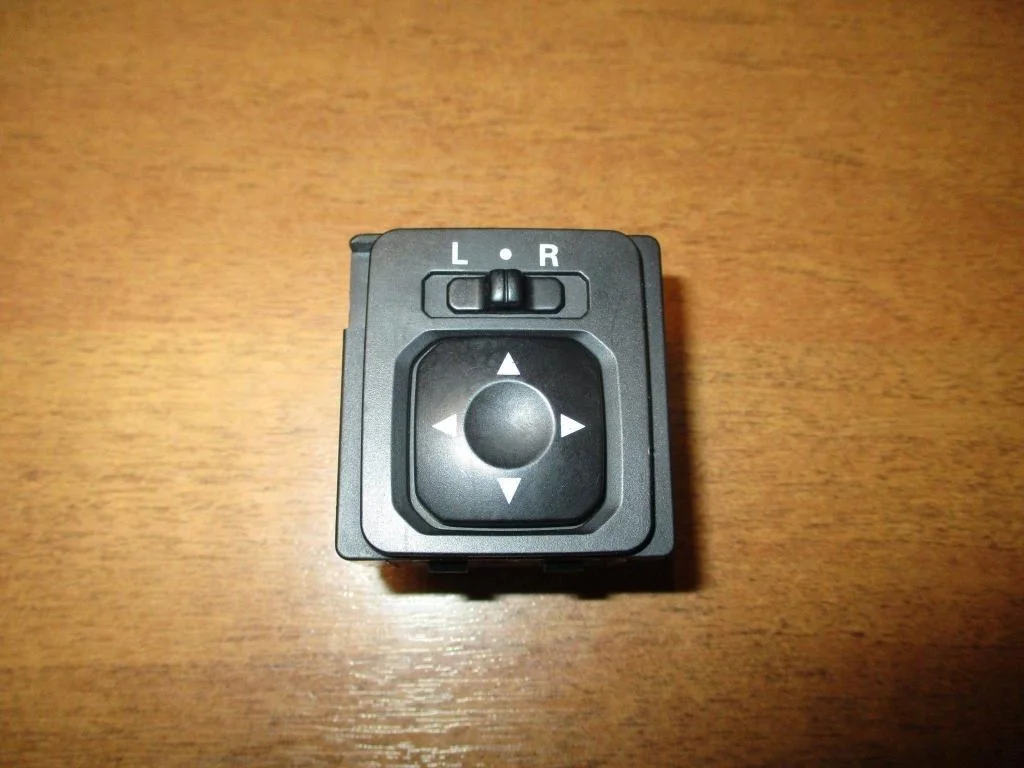 Переключатель регулировки зеркала Mitsubishi Lancer 9 CS