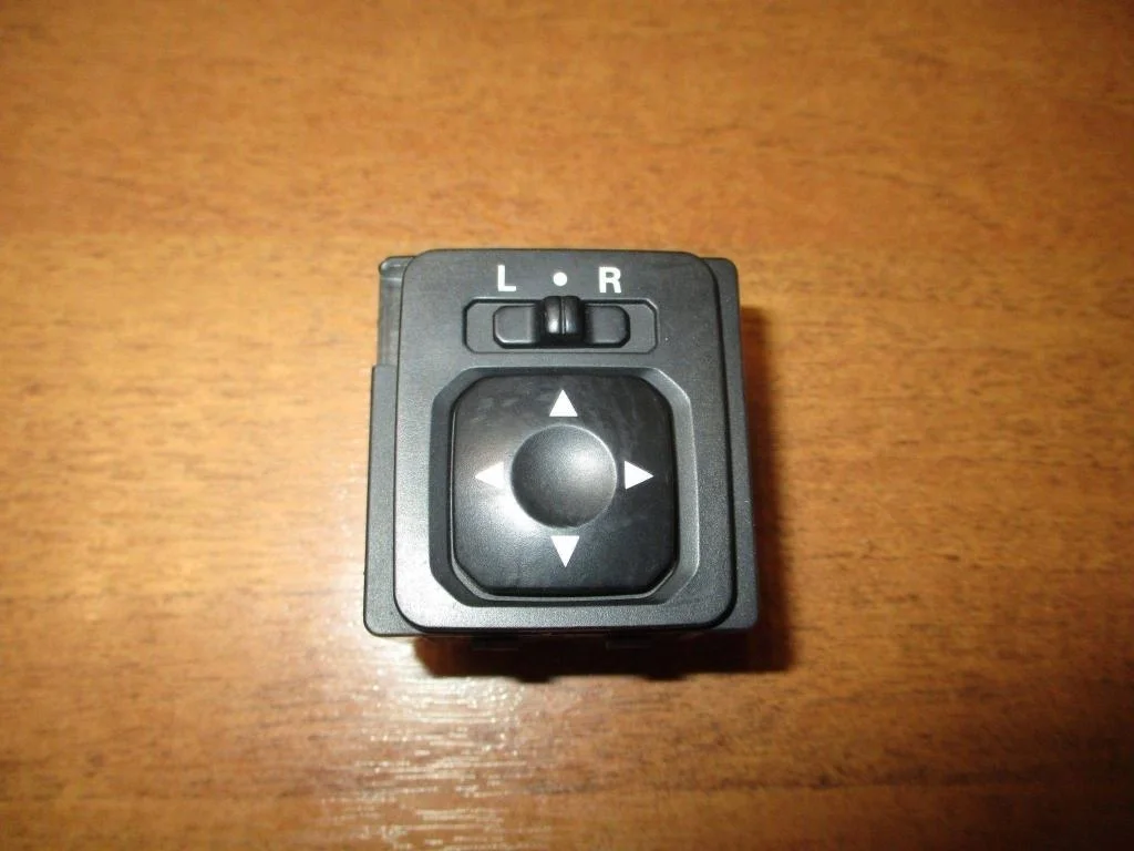 Переключатель регулировки зеркала Mitsubishi Lancer 9 CS