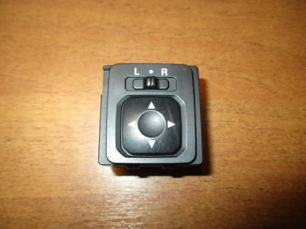 Переключатель регулировки зеркала Mitsubishi Lancer 9 CS