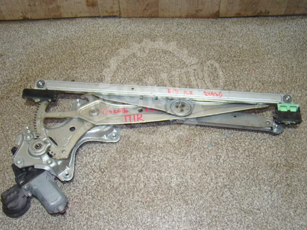 Стеклоподъемник передний правый Toyota Corolla E150