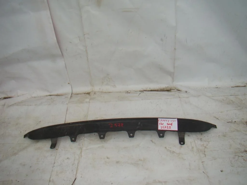 Накладка заднего бампера Toyota Camry XV50