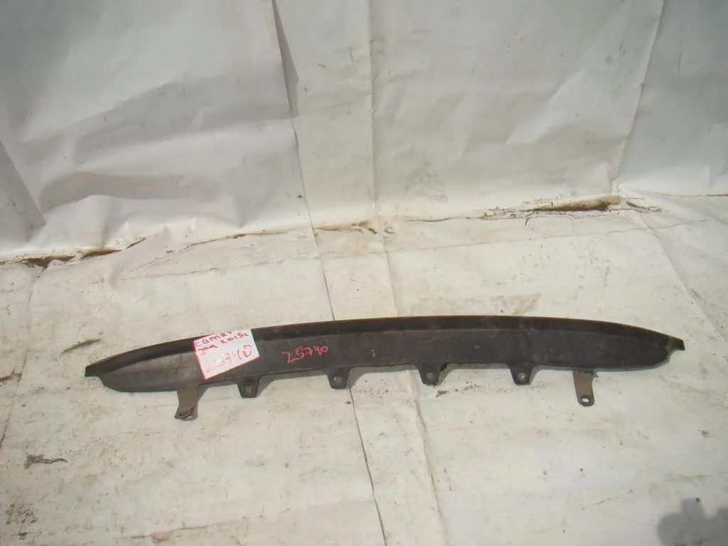 Накладка заднего бампера Toyota Camry XV50