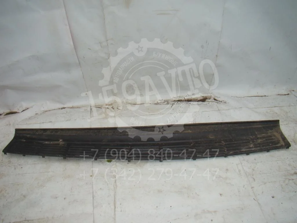 Накладка заднего бампера Toyota Land Cruiser J200