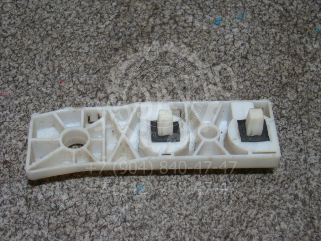 Кронштейн заднего бампера правый Nissan X-Trail T31