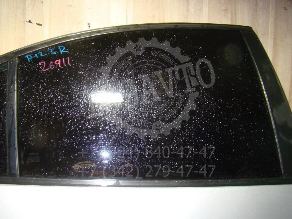 Стекло двери задней правой Nissan Primera P12