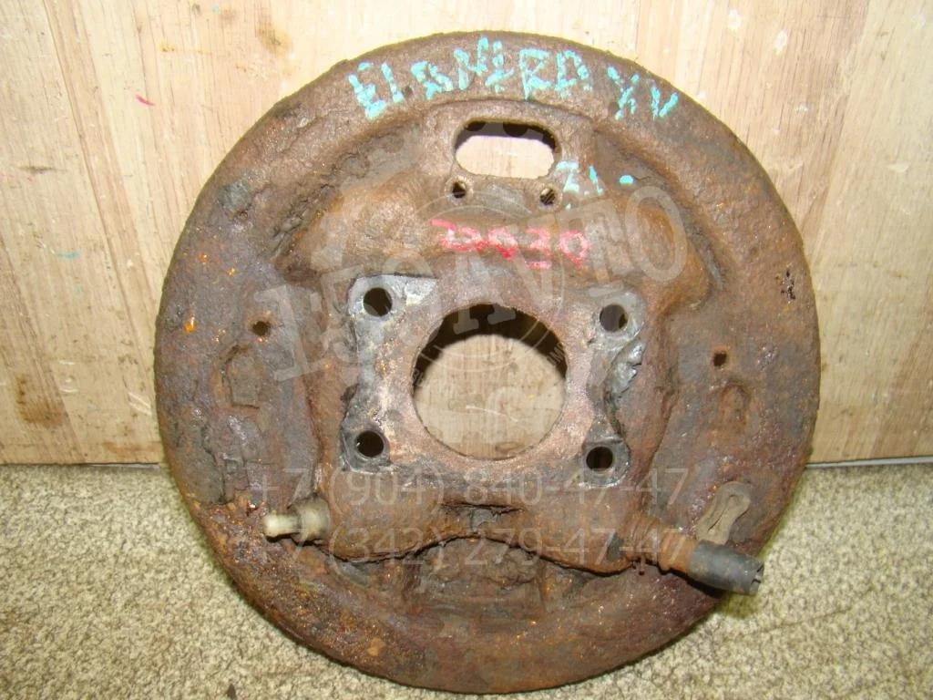 Щит опорный задний левый Hyundai Elantra XD