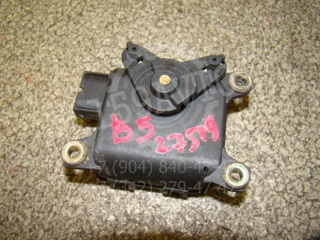 Моторчик заслонки печки Volkswagen Passat B5