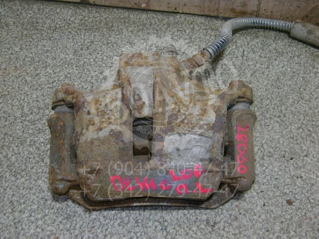 Суппорт передний левый Peugeot 206