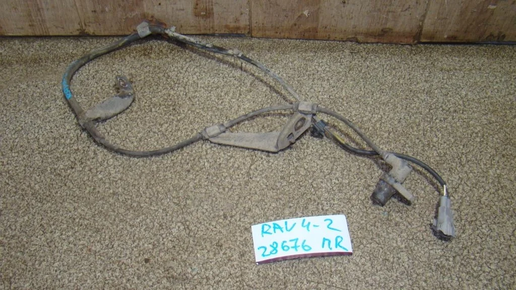 Датчик abs передний правый Toyota RAV4 A20