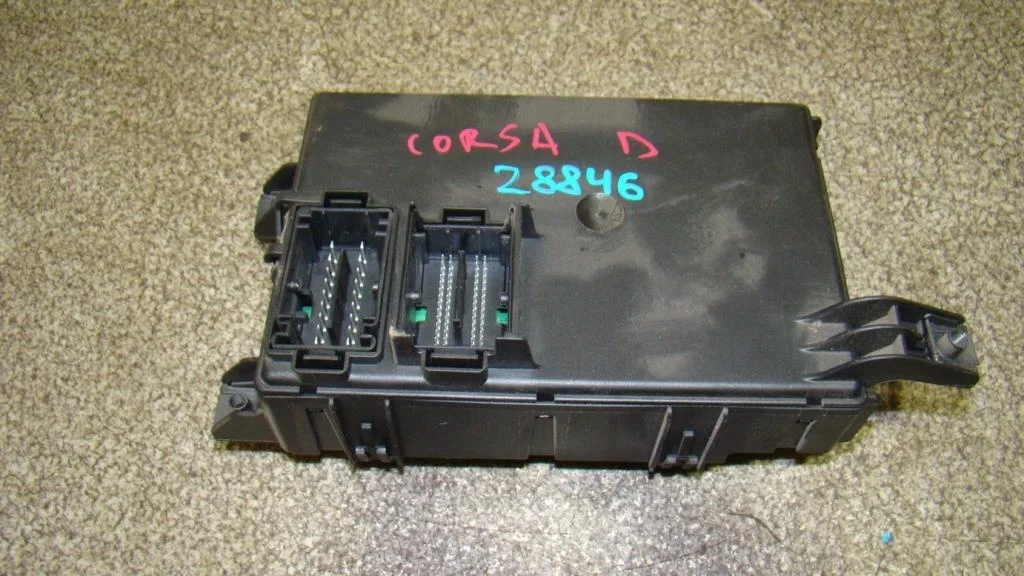 Блок предохранителей Opel Corsa 2010 D