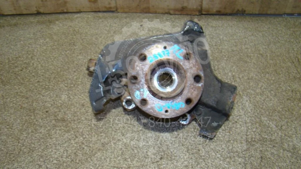 Кулак поворотный передний левый Opel Corsa 2010 D