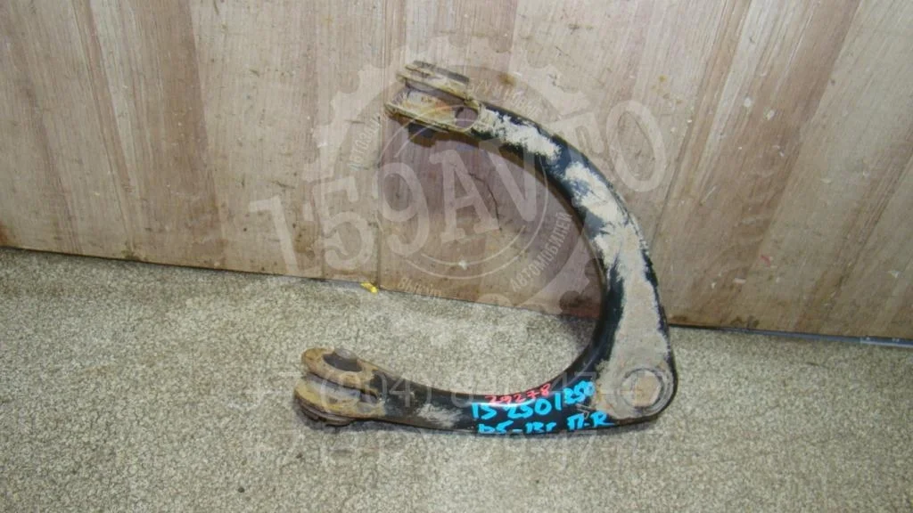 Рычаг передний верхний правый Lexus IS250 XE20