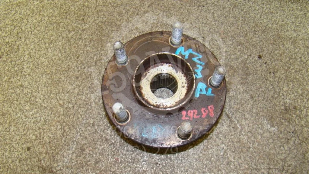 Ступица передняя Mazda 3 BL