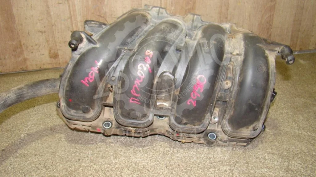 Коллектор впускной Peugeot 308 T7