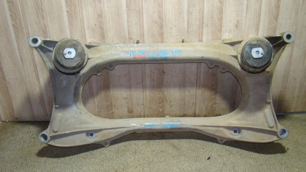 Подрамник Lexus IS250 XE20