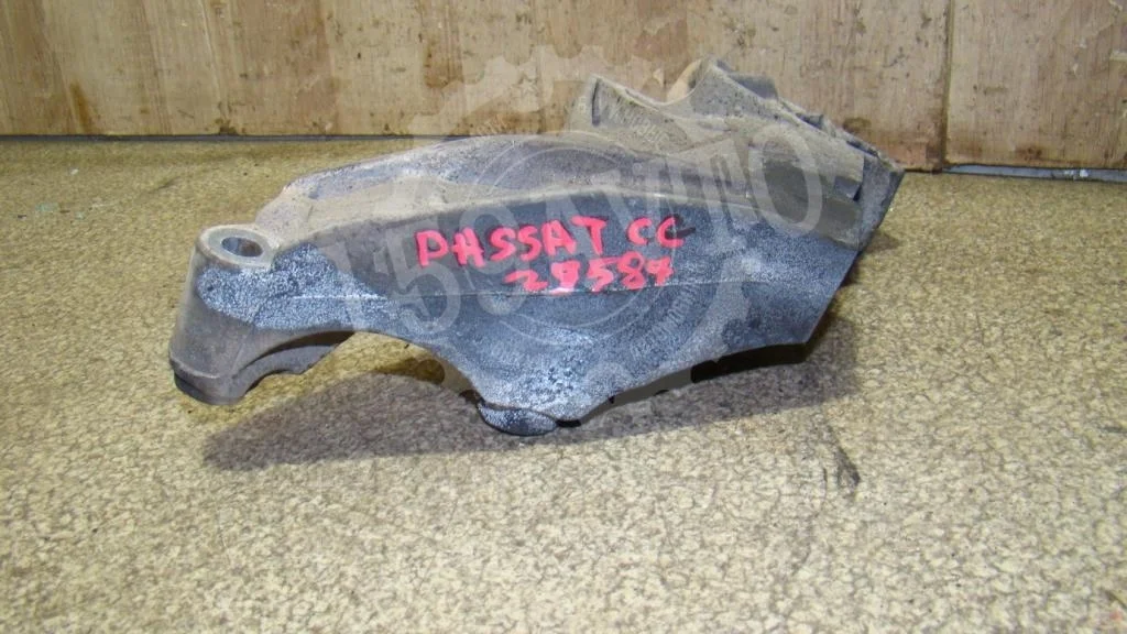 Кронштейн двигателя правый Volkswagen Passat CC 2012