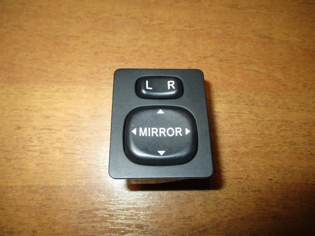 Переключатель регулировки зеркала Toyota Corolla E150