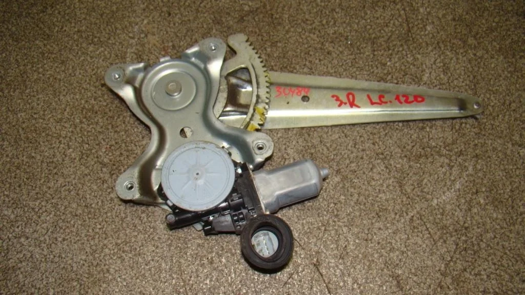 Стеклоподъемник задний правый Toyota Land Cruiser Prado J120