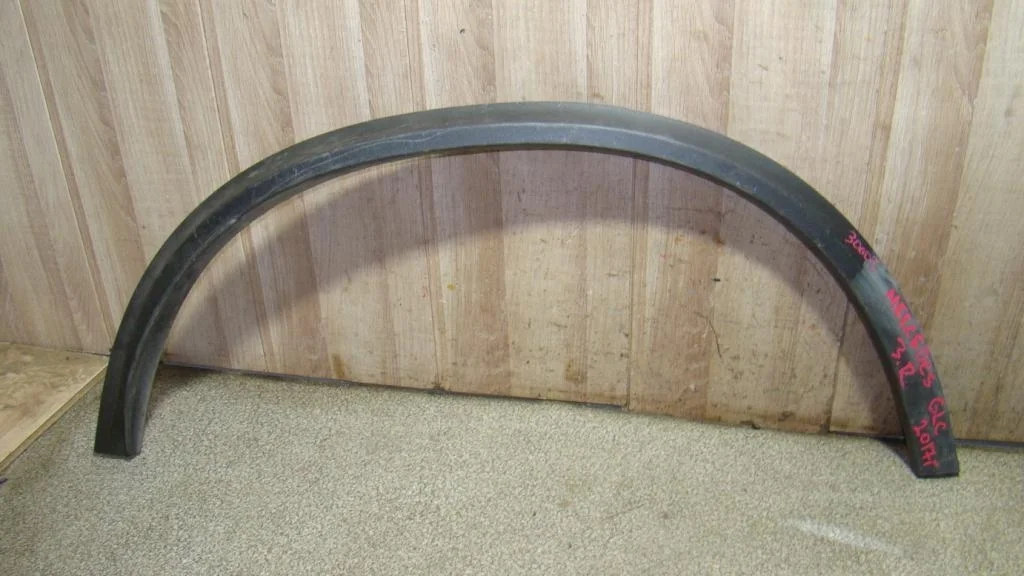 Накладка заднего крыла правого Mercedes-Benz GLC-Class X253