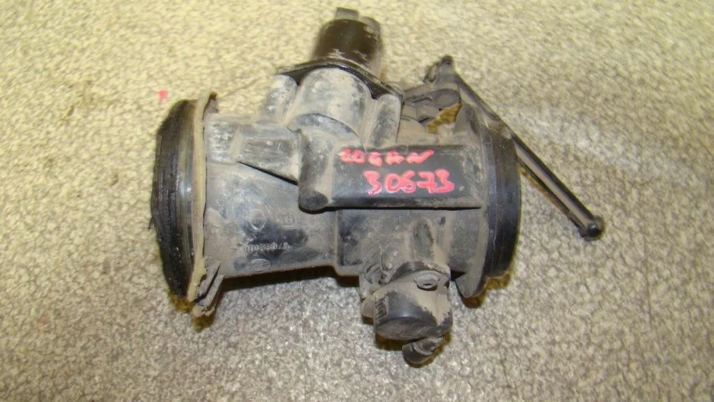 Заслонка дроссельная механическая Renault Logan 1 L90