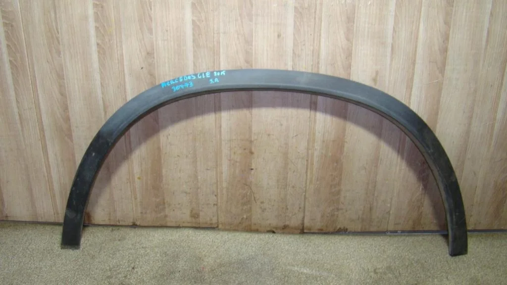 Накладка заднего крыла правого Mercedes-Benz GLE-Class C292