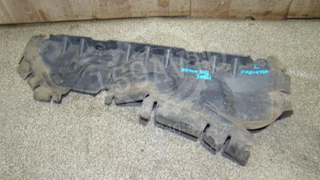 Воздуховод радиатора левый Peugeot 308 T7