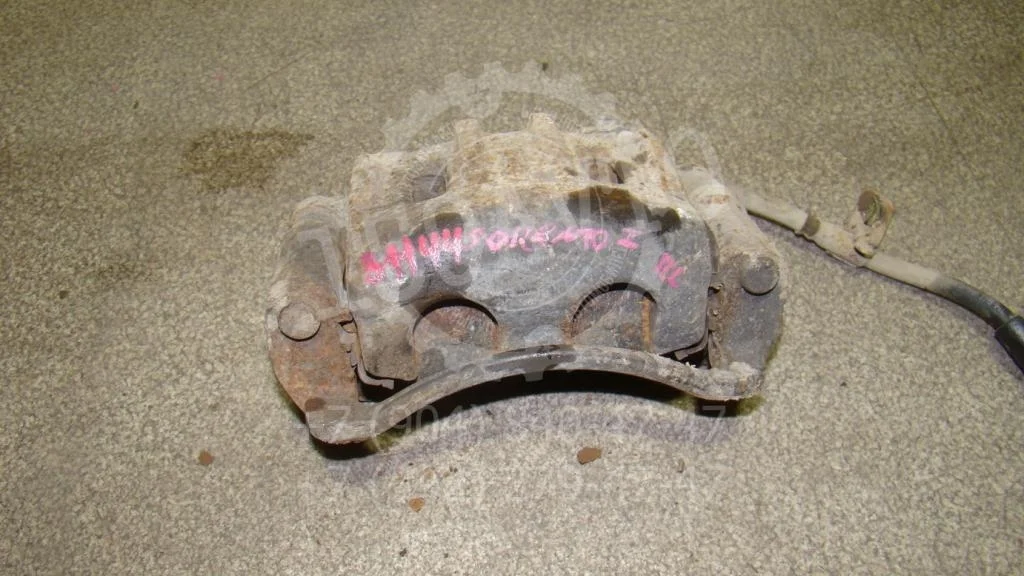 Суппорт передний левый Kia Sorento 1 2006 BL