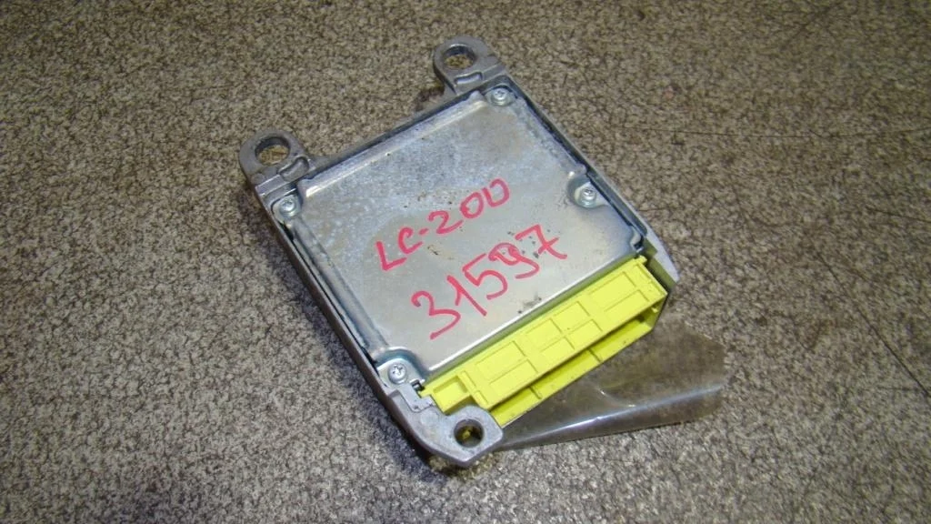 Блок управления air bag Toyota Land Cruiser 2008 J200