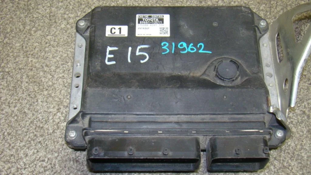 Блок управления двигателем Toyota Corolla E150