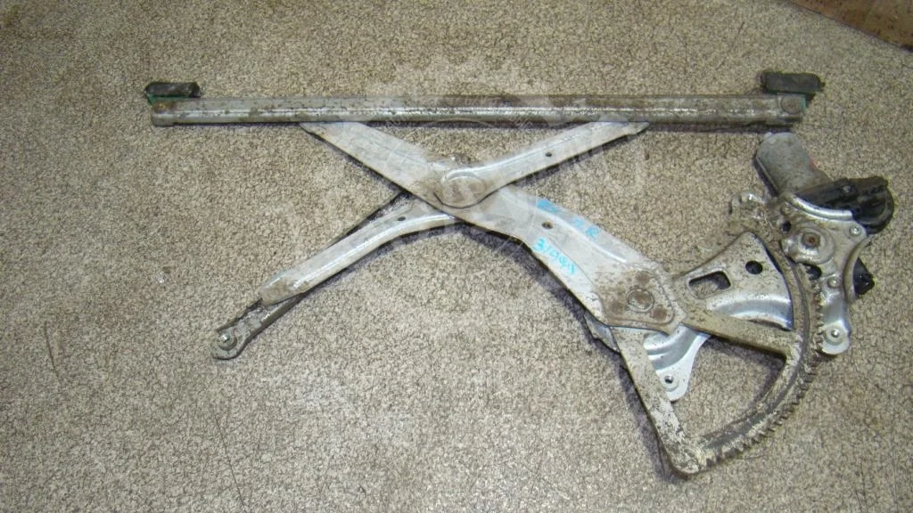 Стеклоподъемник передний правый Lexus RX350 XU30