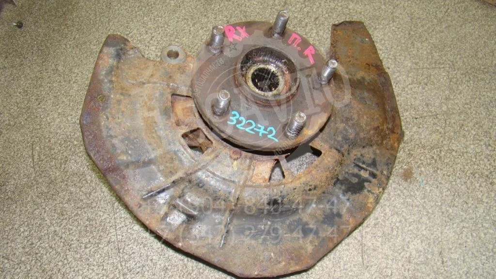 Кулак поворотный передний правый Lexus RX350 XU30