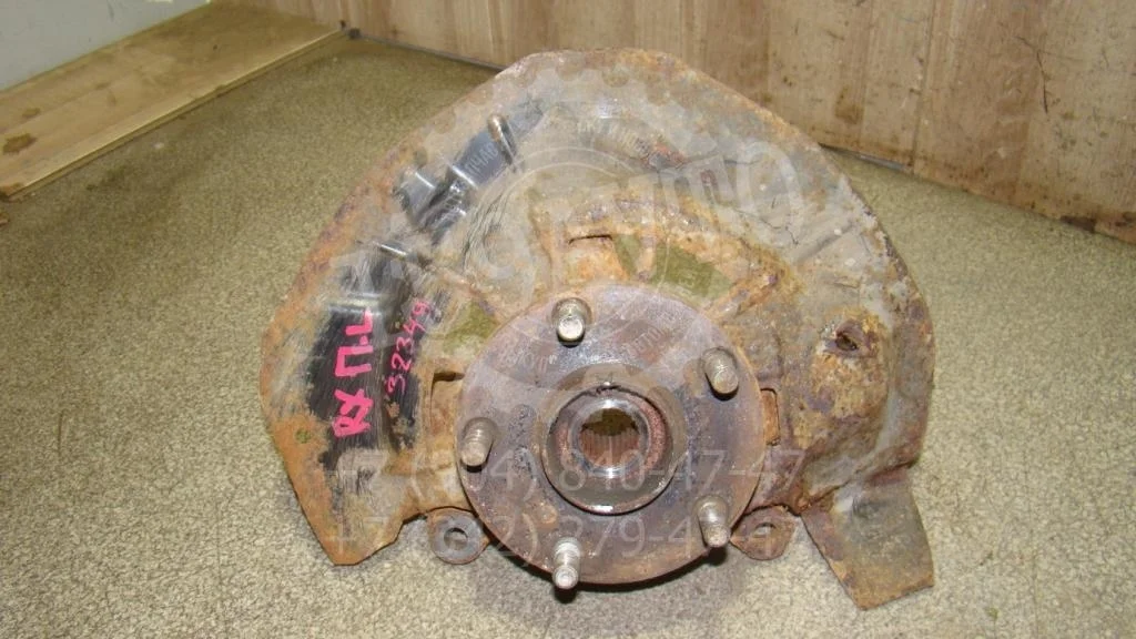 Кулак поворотный передний левый Lexus RX350 XU30