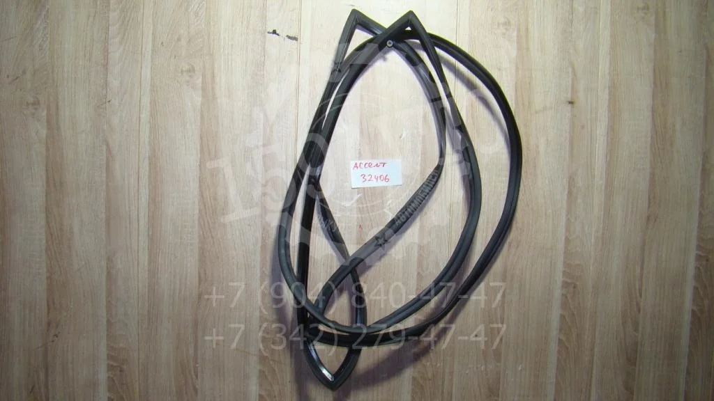 Молдинг лобового стекла Hyundai Accent LC