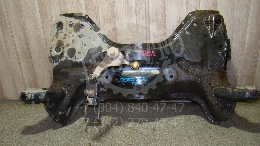 Подрамник Peugeot 206