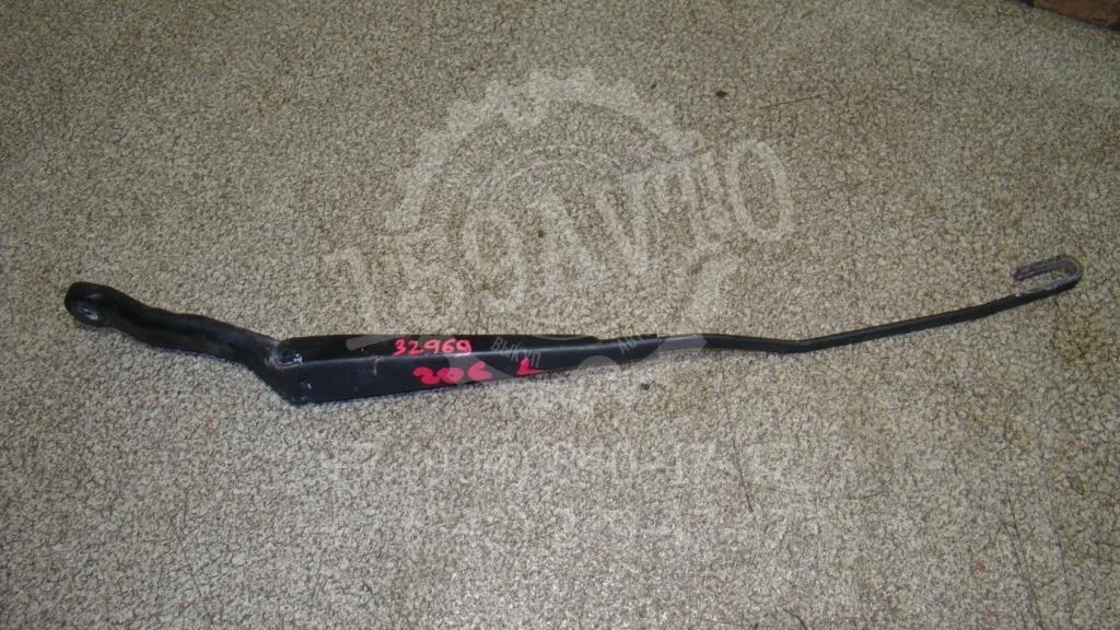 Поводок стеклоочистителя передний левый Peugeot 206