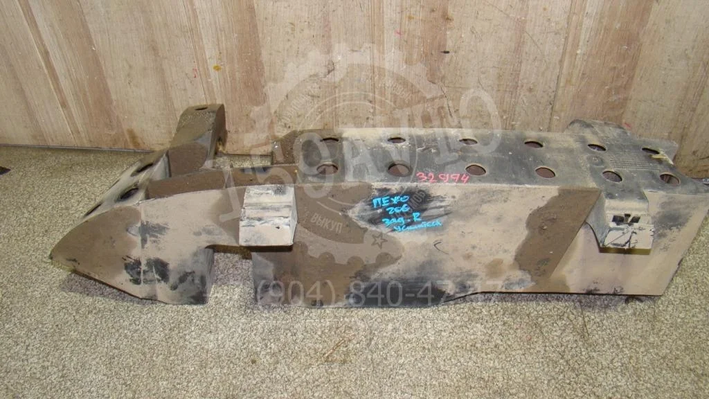 Усилитель заднего бампера Peugeot 206