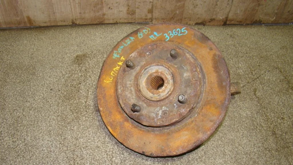 Кулак поворотный передний правый Hyundai Elantra XD