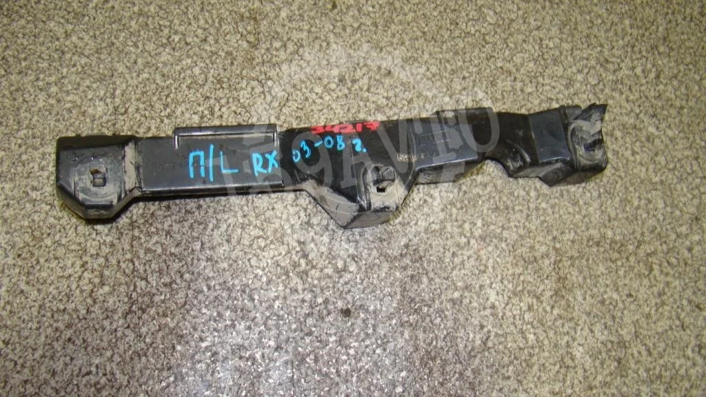 Кронштейн переднего бампера левый Lexus RX350 XU30