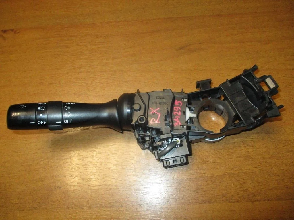 Переключатель поворотов подрулевой Lexus RX350 XU30