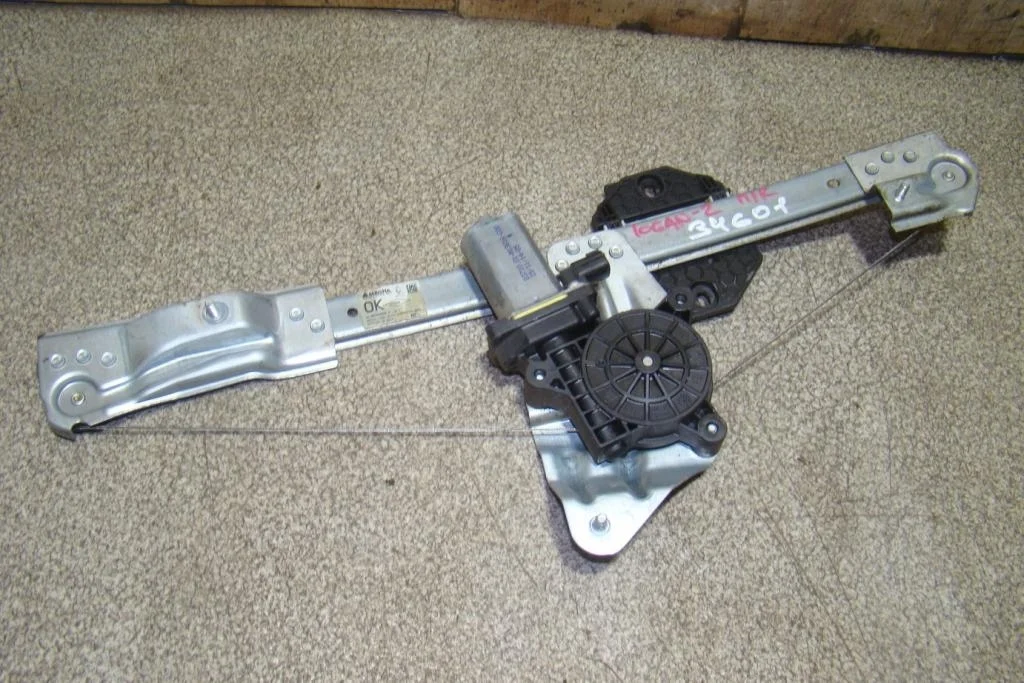 Стеклоподъемник передний правый Renault Logan 2 L52