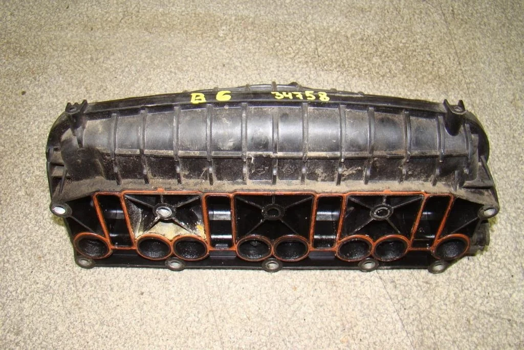 Коллектор впускной Volkswagen Passat 2008 B6