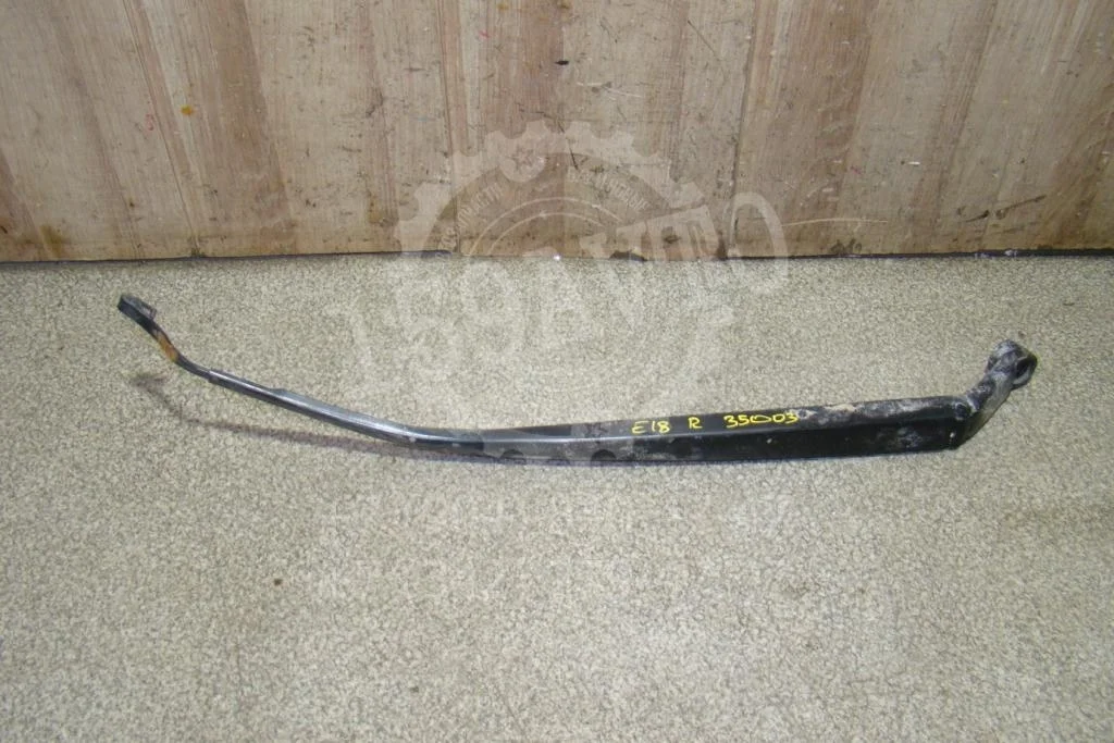 Поводок стеклоочистителя передний правый Toyota Corolla 2014 E180