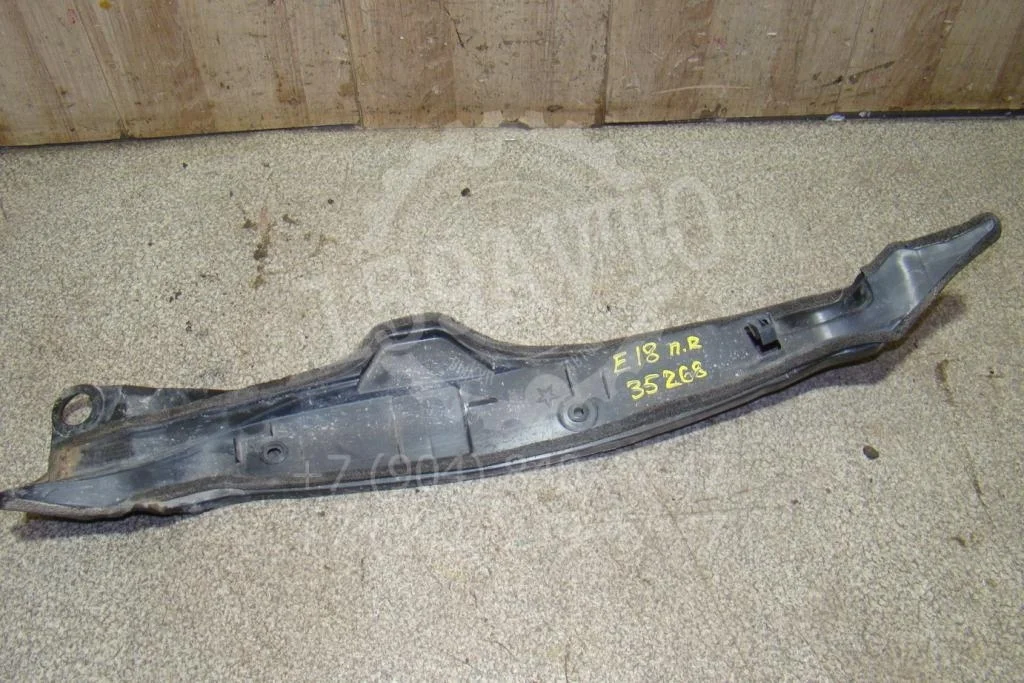 Пыльник крыла Toyota Corolla 2014 E180