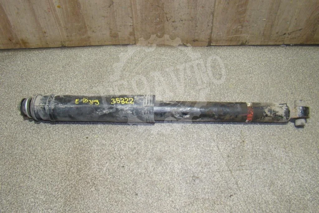 Амортизатор задний Toyota Corolla 2014 E180