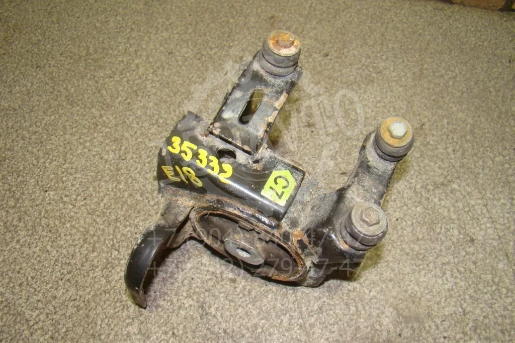 Опора двигателя левая Toyota Corolla 2014 E180