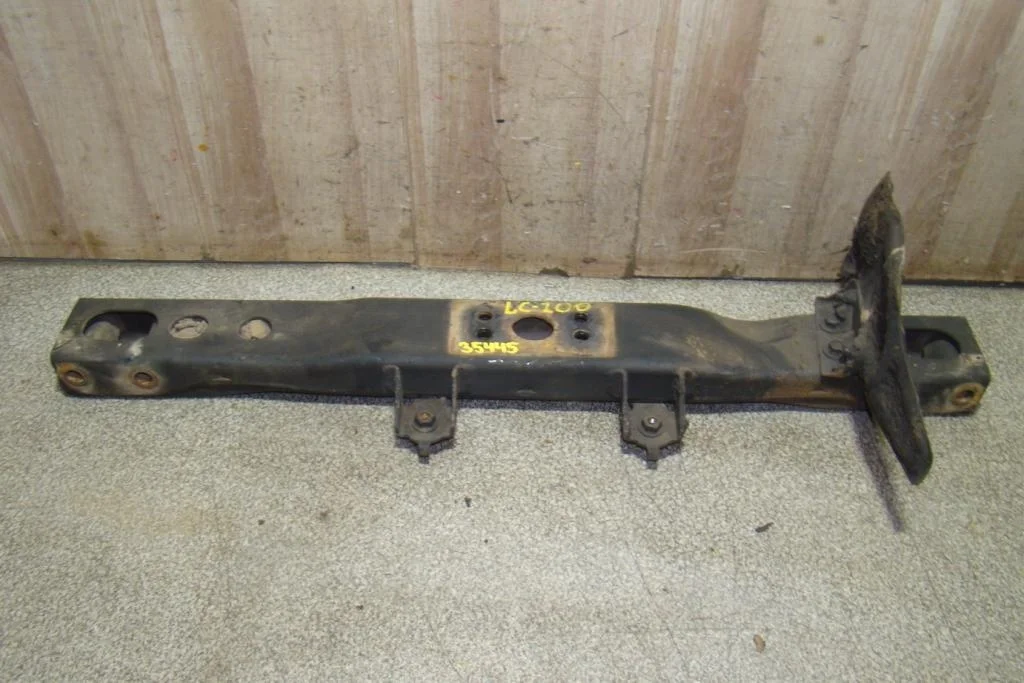 Балка передняя поперечная Toyota Land Cruiser 2008 J200