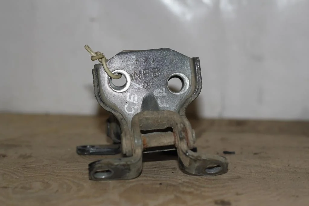 Б.у. петля двери SUBARU IMPREZA GH SUBARU IMPREZA GH