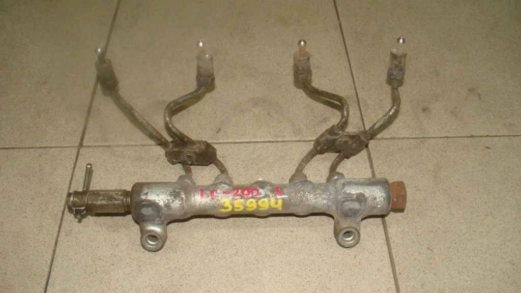 Рейка топливная Toyota Land Cruiser 2008 J200